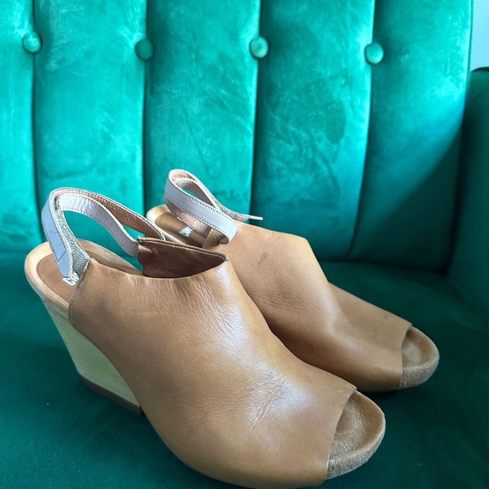 Camper size 39 leather sandals!